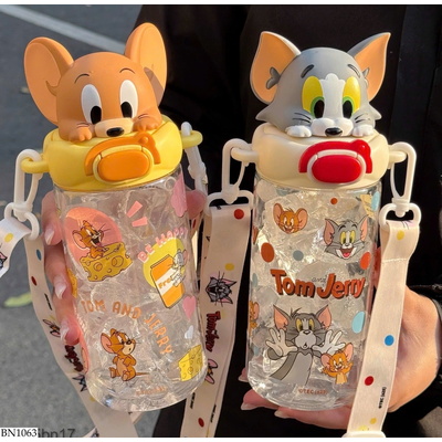BN1063 BÌNH NƯỚC TOM & JERRY