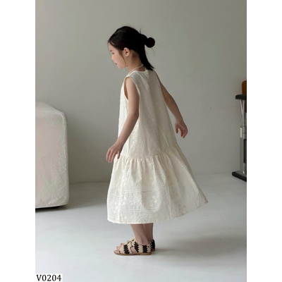 V0204 VÁY ĐUÔI CÁ TRẮNG THÊU HOA