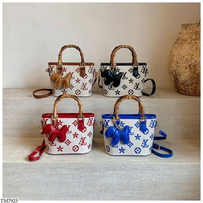 TM7925 TÚI XÁCH KÈM CHARM