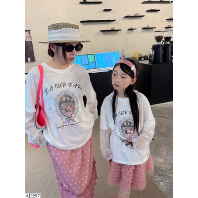 AD297 ÁO THUN IN HÌNH PHỐI TAY REN MẸ BÉ