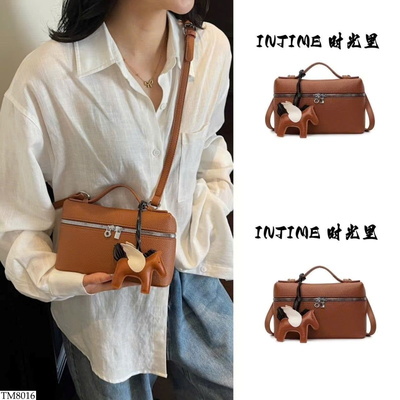 TM8016 TÚI XÁCH KÈM CHARM CHO NỮ