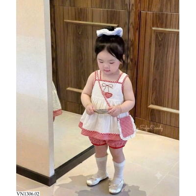 VN1306.02 SET BÉ GÁI CARO ĐỎ