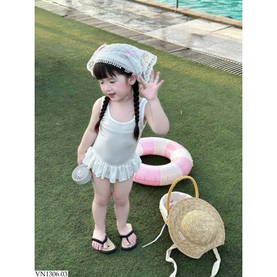 VN1306.03 BỘ ĐỒ BƠI BÉ GÁI BÈO XINH
