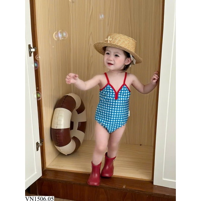 VN1506.05 ĐỒ BƠI BÉ GÁI CARO XANH VIỀN ĐỎ