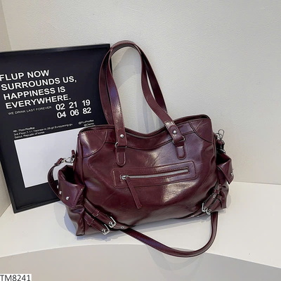TM8241 TÚI OVERSIZE TÁN ĐINH