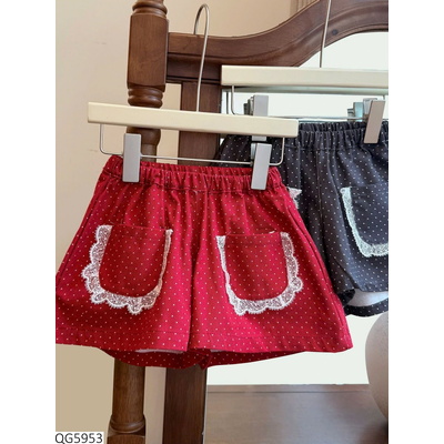 QG5953 QUẦN SHORT CHẤM BI BG