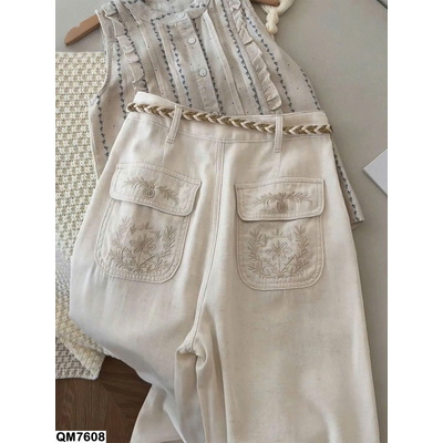 QM7608 QUẦN JEANS SUÔNG THÊU LÁ TÚI SAU